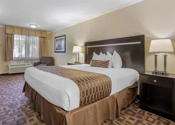 Best Western Plus Inn of Hayward hotel thumbnail 7