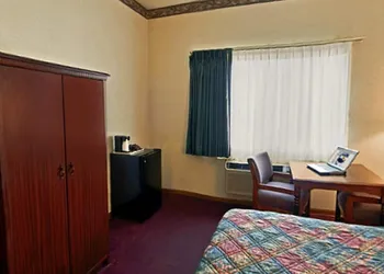 Americas Best Value Inn & Suites Waukegan Gurnee hotel thumbnail 5
