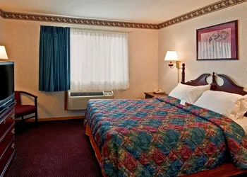 Americas Best Value Inn & Suites Waukegan Gurnee hotel thumbnail 7