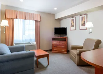 Candlewood Suites LAX Hawthorne by IHG hotel thumbnail 5