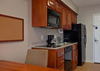 Candlewood Suites LAX Hawthorne by IHG hotel thumbnail 6