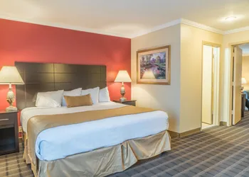 Best Western Inn & Suites hotel thumbnail 4