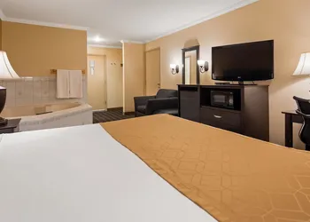 Best Western Inn & Suites hotel thumbnail 8