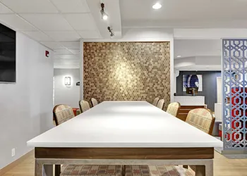 Executive Residency by Best Western Navigator Inn & Suites hotel thumbnail 2