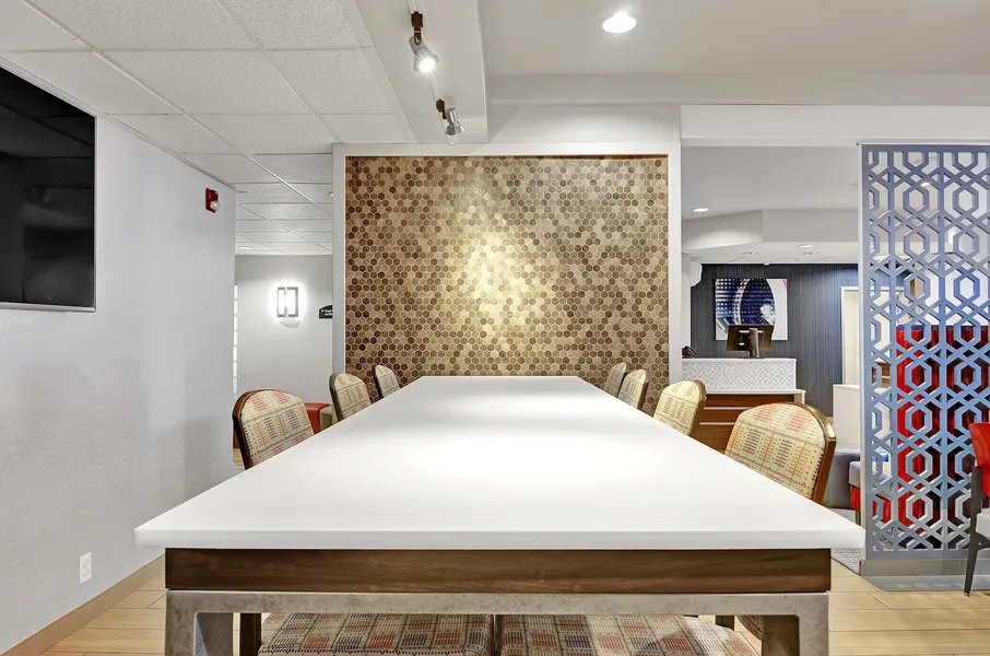 Executive Residency by Best Western Navigator Inn & Suites hotel detail image 2