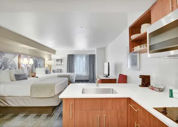 Executive Residency by Best Western Navigator Inn & Suites hotel thumbnail 8