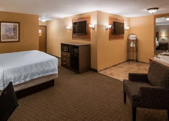 Best Western Plus North Canton Inn & Suites hotel thumbnail 5