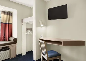 Microtel Inn by Wyndham Louisville East hotel thumbnail 7