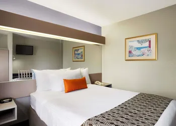 Microtel Inn by Wyndham Louisville East hotel thumbnail 3