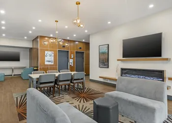 Best Western Plus Suites Downtown hotel thumbnail 2