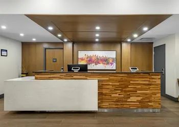 Best Western Plus Suites Downtown hotel thumbnail 3