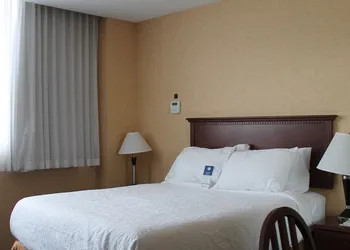 Best Western Plus Suites Downtown hotel thumbnail 8