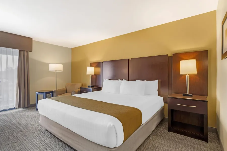 Best Western Plus Plaza by the Green hotel detail image 6