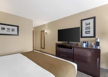 Best Western Plus Plaza by the Green hotel thumbnail 8