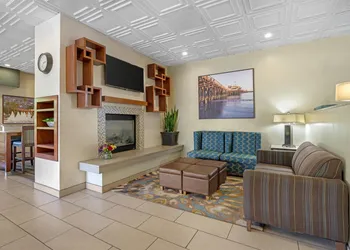 Best Western Plus South Coast Inn hotel thumbnail 2