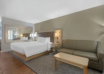 Best Western Plus South Coast Inn hotel thumbnail 7