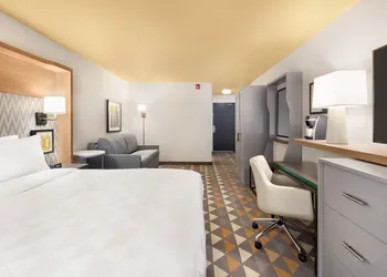 Holiday Inn Houston Intercontinental Airport by IHG hotel thumbnail 5