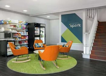 Spark by Hilton Destin hotel thumbnail 4