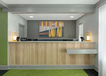 Spark by Hilton Destin hotel thumbnail 6
