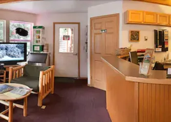Harborview Inn hotel thumbnail 2