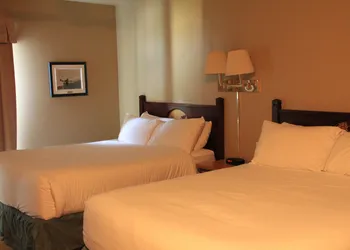 Waterton Lakes Lodge Resort hotel thumbnail 6