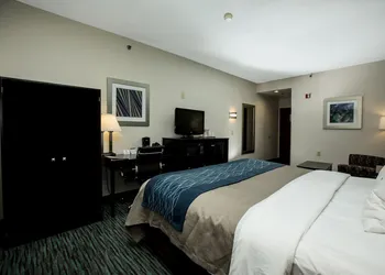 Comfort Inn Mount Airy hotel thumbnail 7