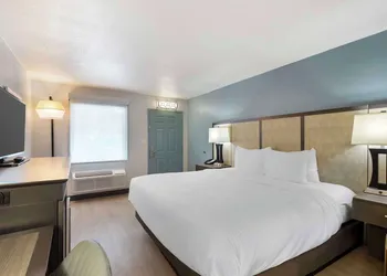 Best Western Plus St. Simons hotel thumbnail 5