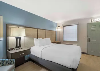 Best Western Plus St. Simons hotel thumbnail 7