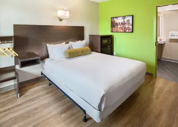 SureStay Hotel by Best Western San Diego Pacific Beach hotel thumbnail 8