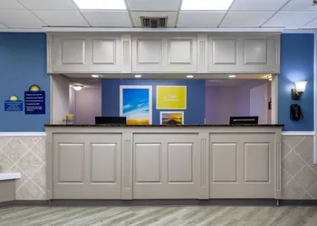 Days Inn by Wyndham Melbourne hotel thumbnail 4