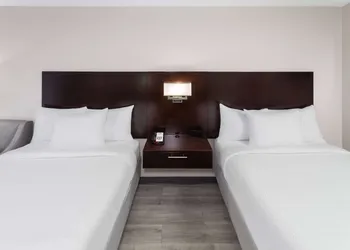 Days Inn by Wyndham Melbourne hotel thumbnail 7