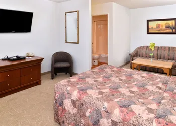 Canadas Best Value Inn Whitecourt hotel thumbnail 8