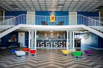 Super 8 by Wyndham Biloxi at the Beach hotel thumbnail 4