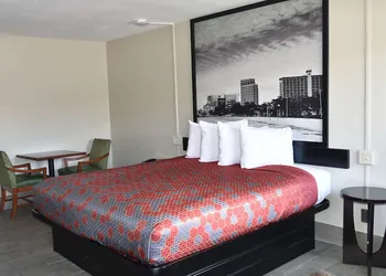Super 8 by Wyndham Biloxi at the Beach hotel thumbnail 7
