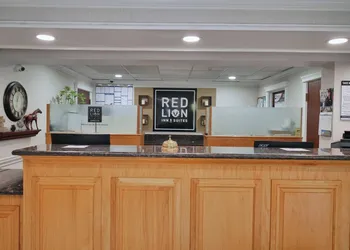 Red Lion Inn & Suites Auburn hotel thumbnail 4