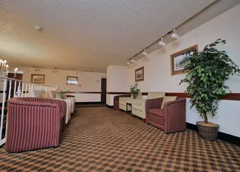 Red Lion Inn & Suites Auburn hotel thumbnail 7