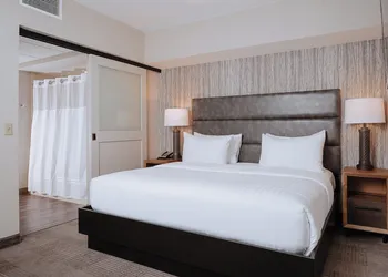 Cherry Valley Hotel hotel thumbnail 8