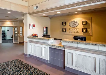 Comfort Suites University Area Notre Dame - South Bend hotel thumbnail 3
