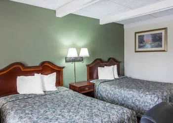 Rodeway Inn Laurens hotel thumbnail 8