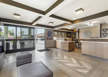 Best Western Plus Pavilions hotel thumbnail 2