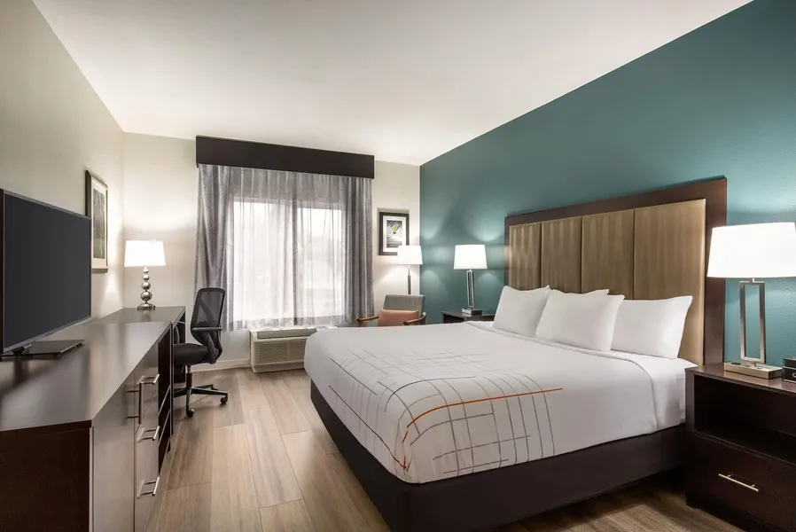 La Quinta Inn & Suites by Wyndham Fairfield - Napa Valley hotel detail image 6