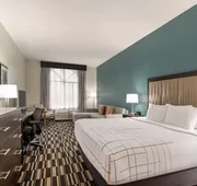 La Quinta Inn & Suites by Wyndham Fairfield - Napa Valley hotel detail image 7