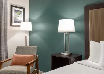 La Quinta Inn & Suites by Wyndham Fairfield - Napa Valley hotel thumbnail 5