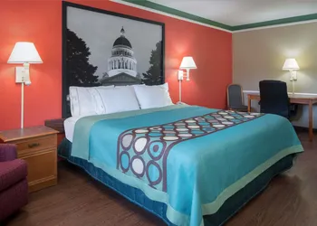 Super 8 by Wyndham Little Rock/Otter Creek hotel thumbnail 3