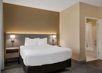 Comfort Inn & Suites Barnesville - Frackville hotel thumbnail 6