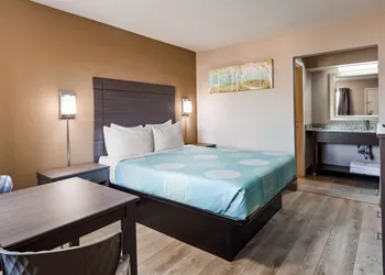 SureStay Hotel by Best Western Olathe hotel thumbnail 5