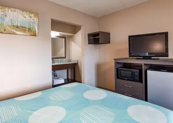 SureStay Hotel by Best Western Olathe hotel thumbnail 7