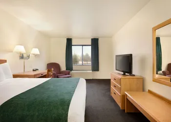 Travelodge by Wyndham Alpine hotel thumbnail 3