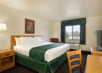 Travelodge by Wyndham Alpine hotel thumbnail 8