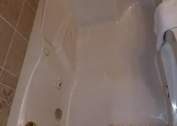 Cedar Park Whirlpool Suites hotel thumbnail 4